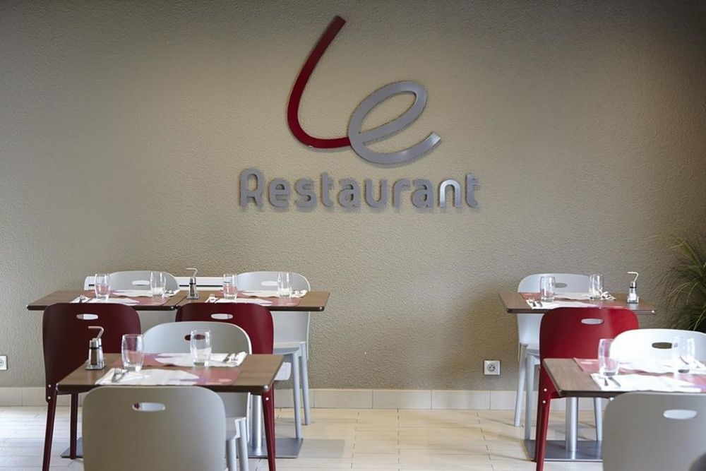 Campanile Chambéry Hotel Restaurante foto
